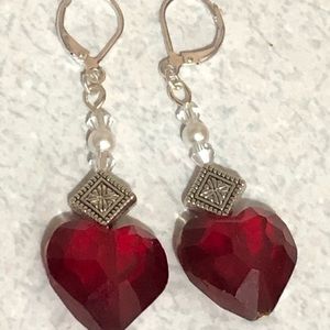 Vintage look romantic heart earrings